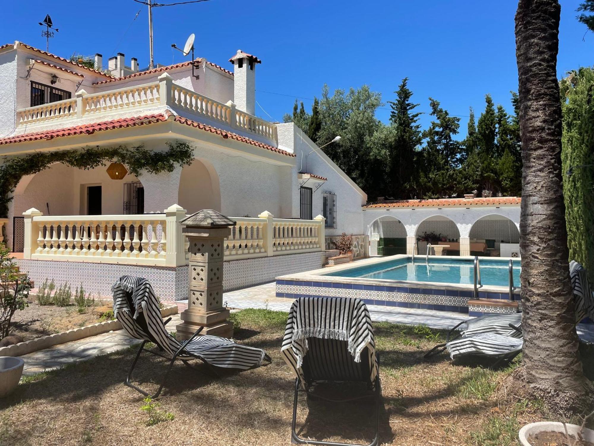 אל קאמפיו Villa Con Piscina A 5 Min A Pie De La Playa Y Pau5 מראה חיצוני תמונה