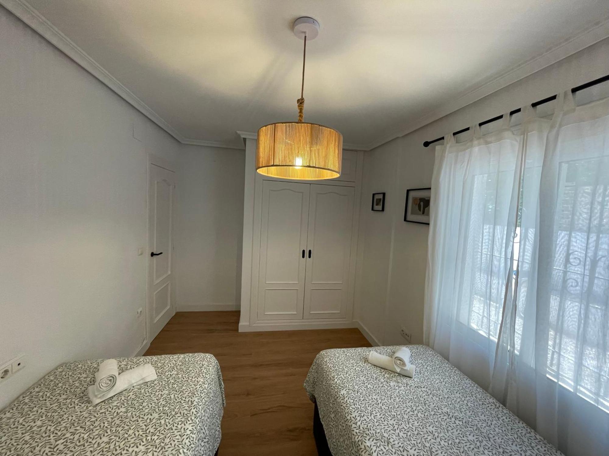אל קאמפיו Villa Con Piscina A 5 Min A Pie De La Playa Y Pau5 מראה חיצוני תמונה
